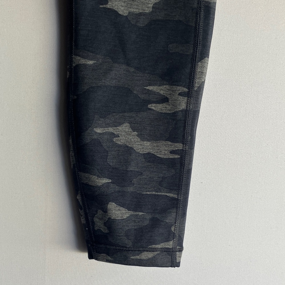 Women’s Camouflage Leggings - Picture 3 of 7